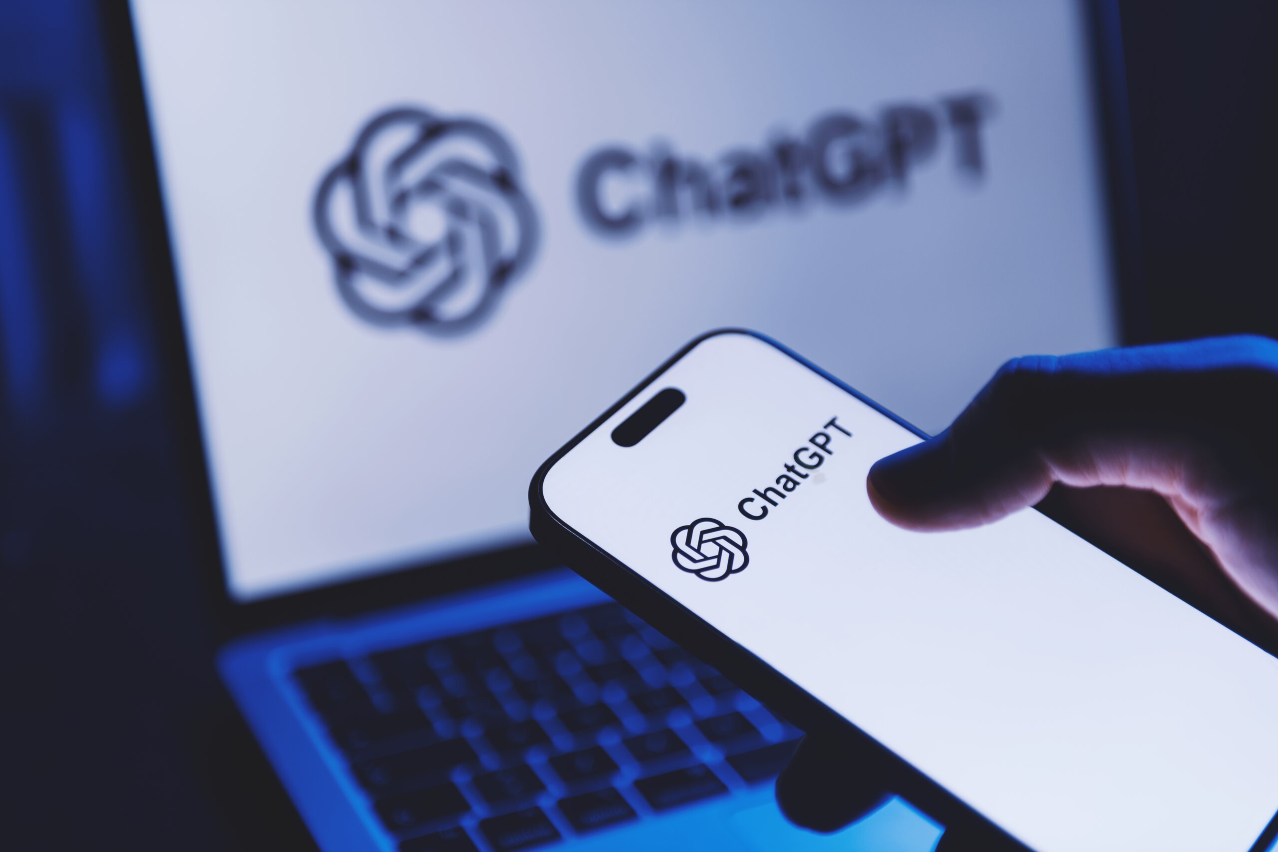 اپلیکیشن چت‌جی‌پی‌تی روی تلفن هوشمند و لپ‌تاپ