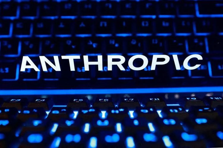 FILE PHOTO: FILE PHOTO: Illustration shows Anthropic logo and keyboard