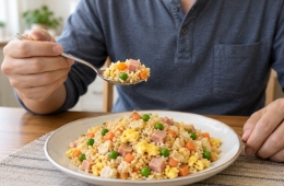 He Just Reheated Leftover Fried Rice... Man in His 20s Found Unconscious the Next Morning