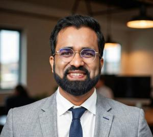 دینش منده، بنیان‌گذار و رئیس آزمایشگاه The AI Lab و مخترع پروتکل هویت اعتماد