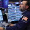 Global AI and Semiconductor Stocks Plunge Amid Rising Interest Rate Concerns
