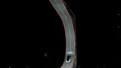 Tesla Roadster Shows Flying Stunts, Targets 2028