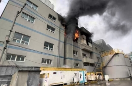 Bucheon Factory Fire Sends 6 Firefighters to Hospital... 1 in Cardiac Arrest, 1 Seriously Injured (Updated)