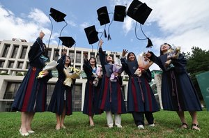 Half of Korean University Graduates Now Leave With A Grades