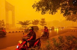 Orange Skies, Hard to Breathe... Flames Devour Forests 15 Times the Size of Seoul