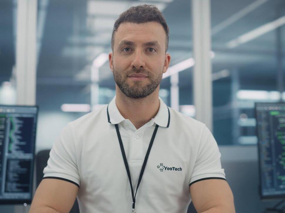 الکس خوروشین، مالک شرکت Yootech